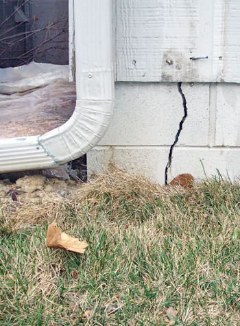 foundation wall cracks due to street creep in Pearl